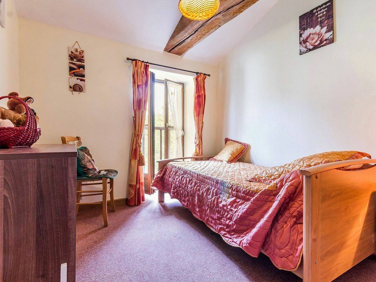 Gîte Rénové avec Étang, Proche Nantes, Wi-Fi, Équipements Bébé in Corcoué-sur-Logne, Région de Nantes