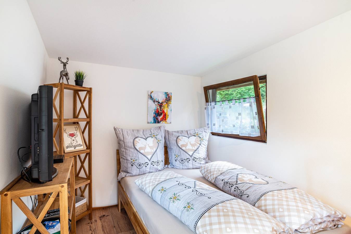 Vakantiehuis 'Am Bach' met privé terras en privé tuin, foto 9