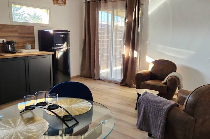 Gîte pour 2 personnes, avec jardin à Saint-Laurent-la-Vernède