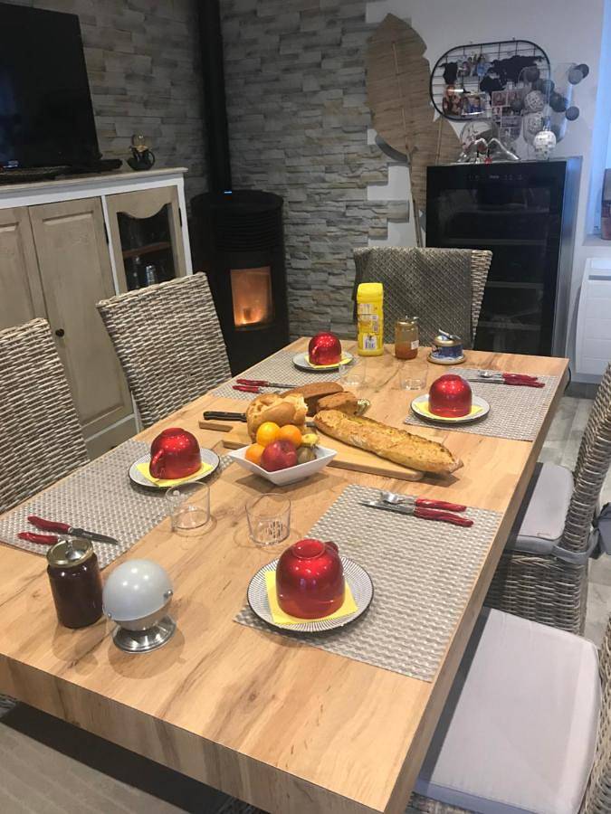Appartement entier, One-Bedroom Apartment in Bourgneuf-en-Retz, Région de Saint-Nazaire