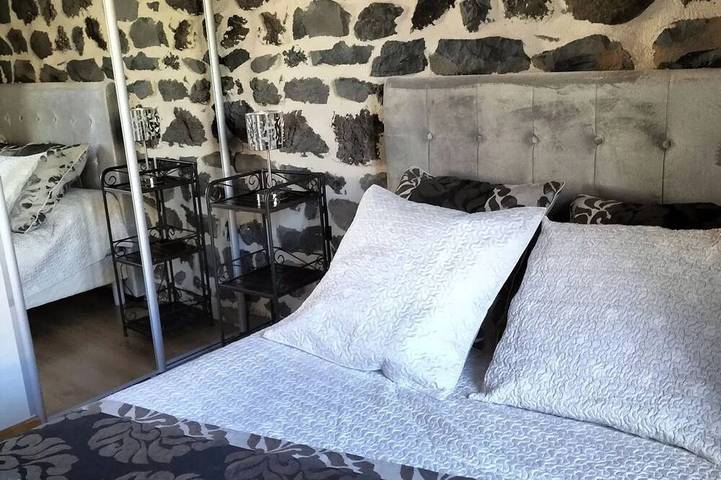Location de vacances pour 6 personnes, avec jardin à Siaugues-Sainte-Marie - 2