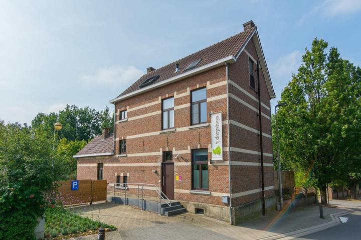 Ferienhaus für 12 Personen, mit Terrasse und Garten sowie Ausblick in Maaseik