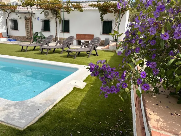 Casa de vacaciones para 6 personas, con vistas además de jardín y piscina, Se admiten mascotas - 1