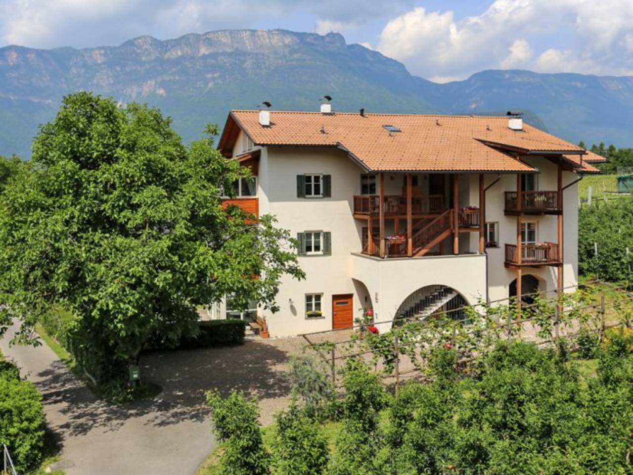 Entire apartment, Apartment 'Naturblick' with Mountain View, Wi-Fi and Air Conditioning in Montiggl, Eppan an der Weinstraße