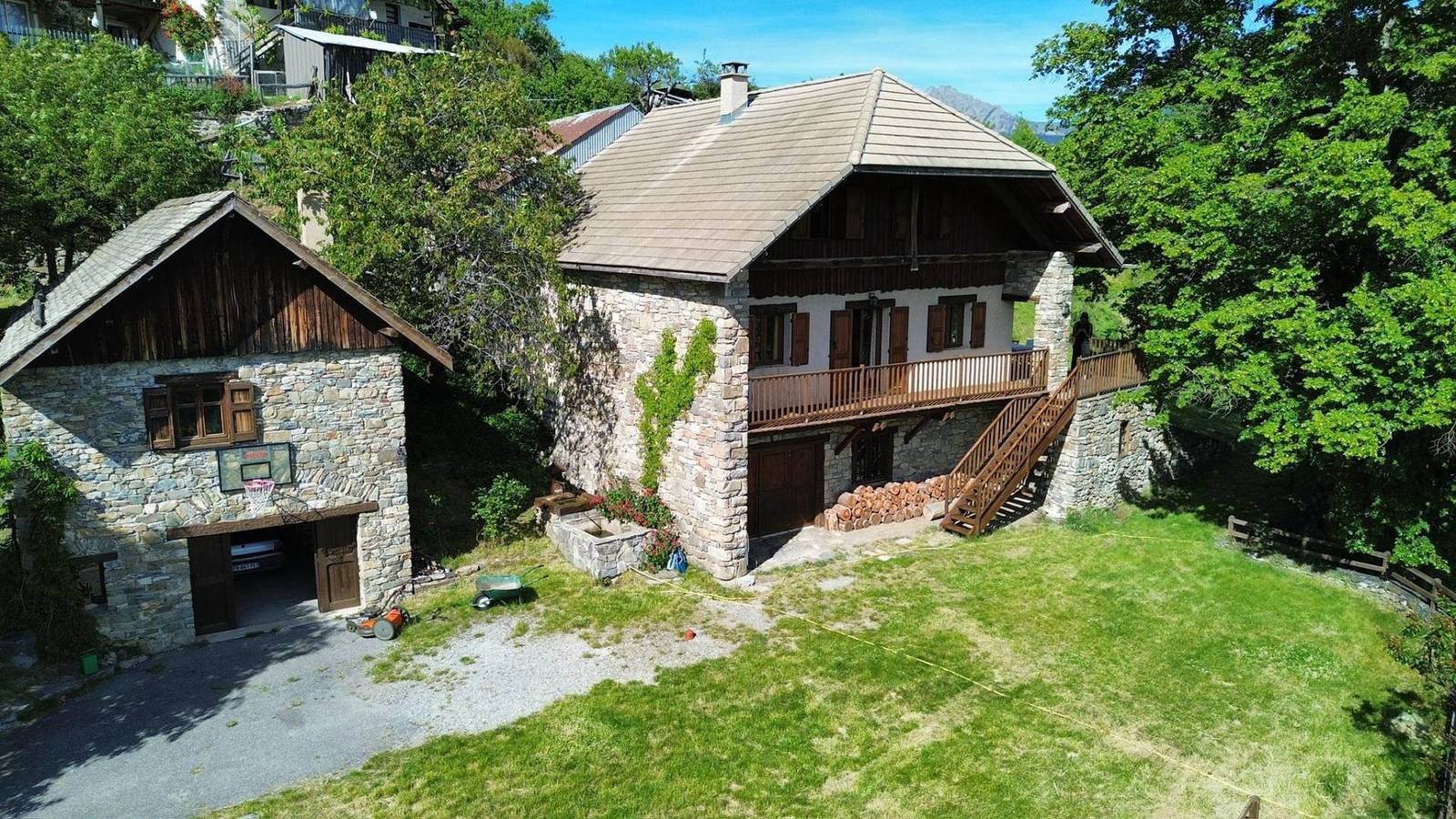 Magnifique maison en balcon sur la Durance in Embrun, Nationalpark Écrins