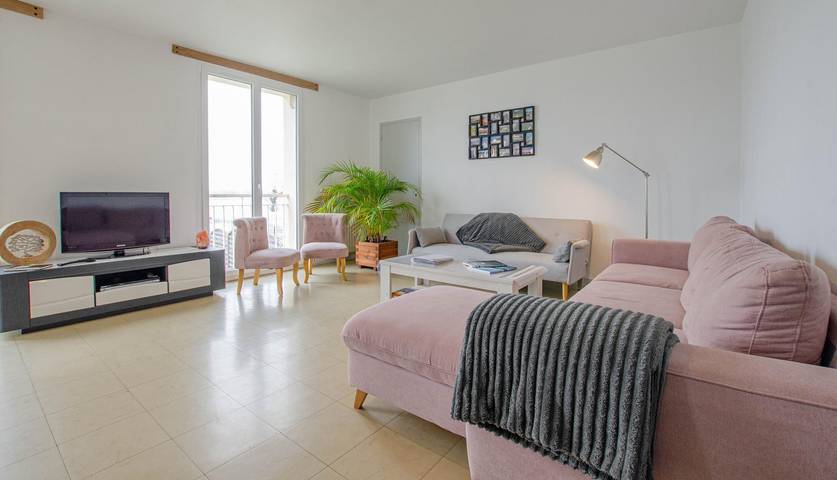 Gîte pour 6 personnes, avec terrasse et jardin dans Lac du Temple