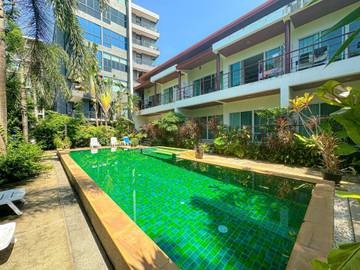 Gîte pour 2 personnes, avec jardin ainsi que piscine et terrasse, adapté aux familles dans Rawai Beach