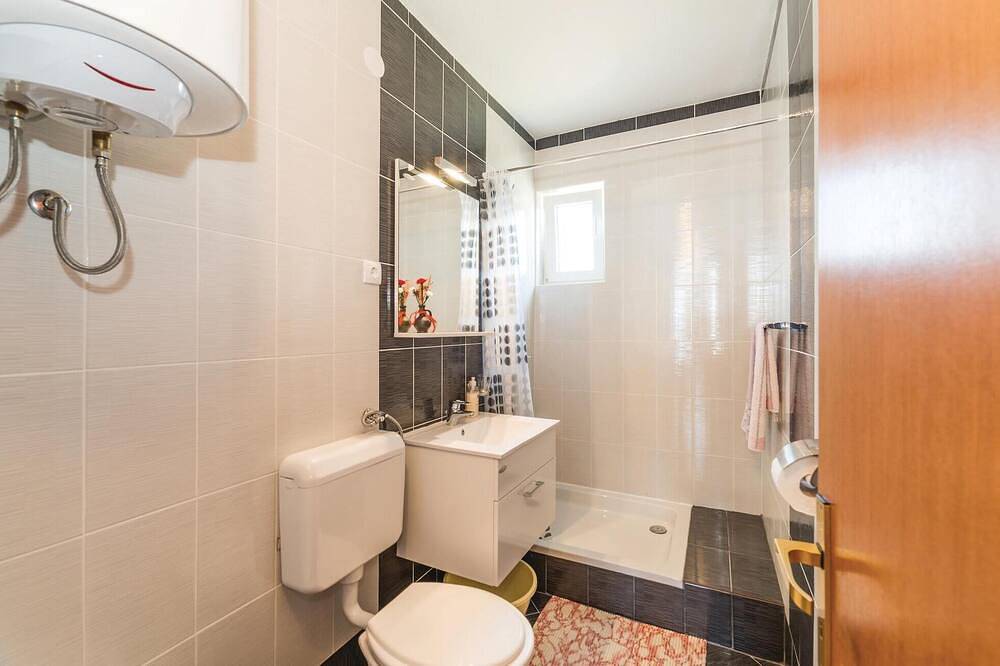 Ganze Wohnung, Strandapartment in Kustici in Kustići, Pag