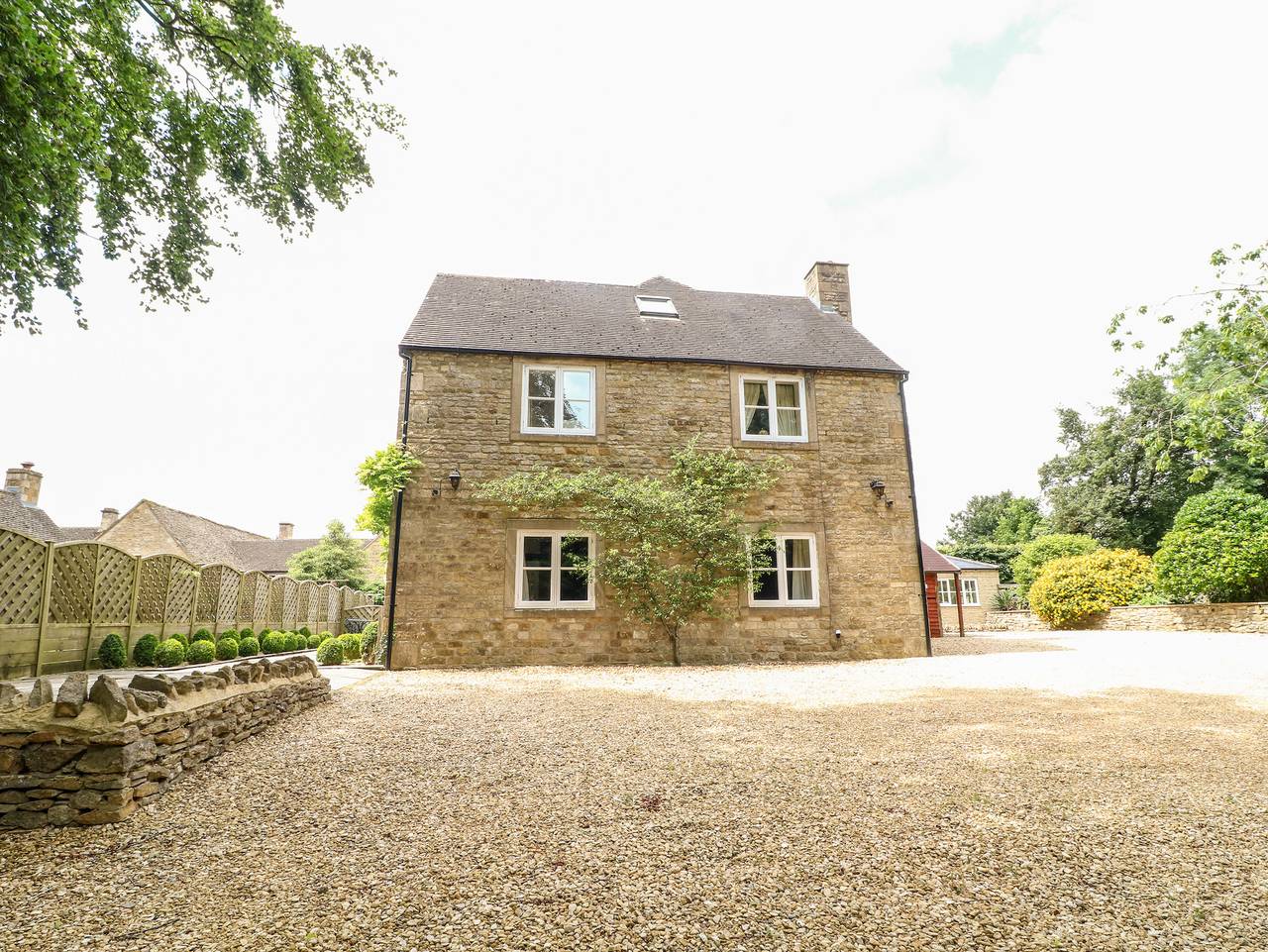 Cottage for 22 People in Stow-on-the-Wold, The Cotswolds