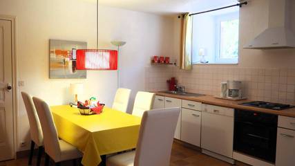 Gîte pour 5 personnes, avec terrasse et jardin à Brandérion