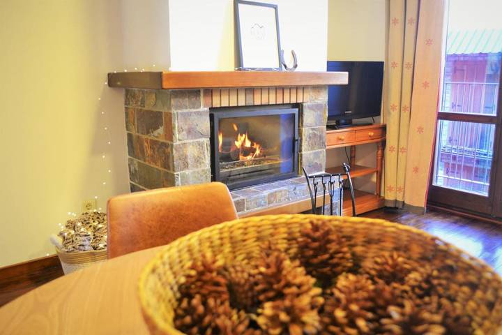 Casa rural para 4 personas, con balcón en Esterri de Aneu - 2