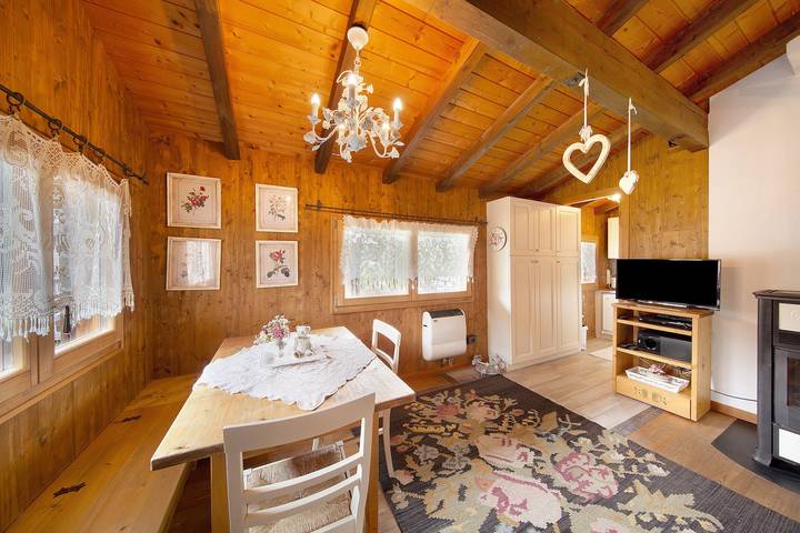 Chalet 'Orserose  I Fer Da Stir' with Mountain View, Shared Terrace and Wi-Fi in Forno di Zoldo, Val di Zoldo