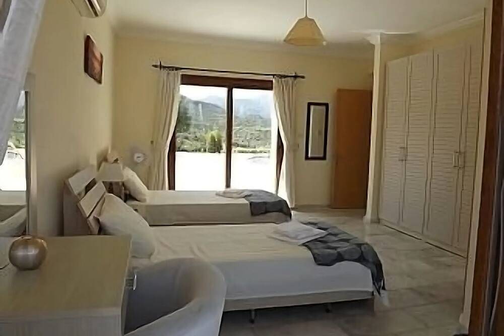 Villa mit privatem Pool, Berg- und Meerblick in Nordzypern