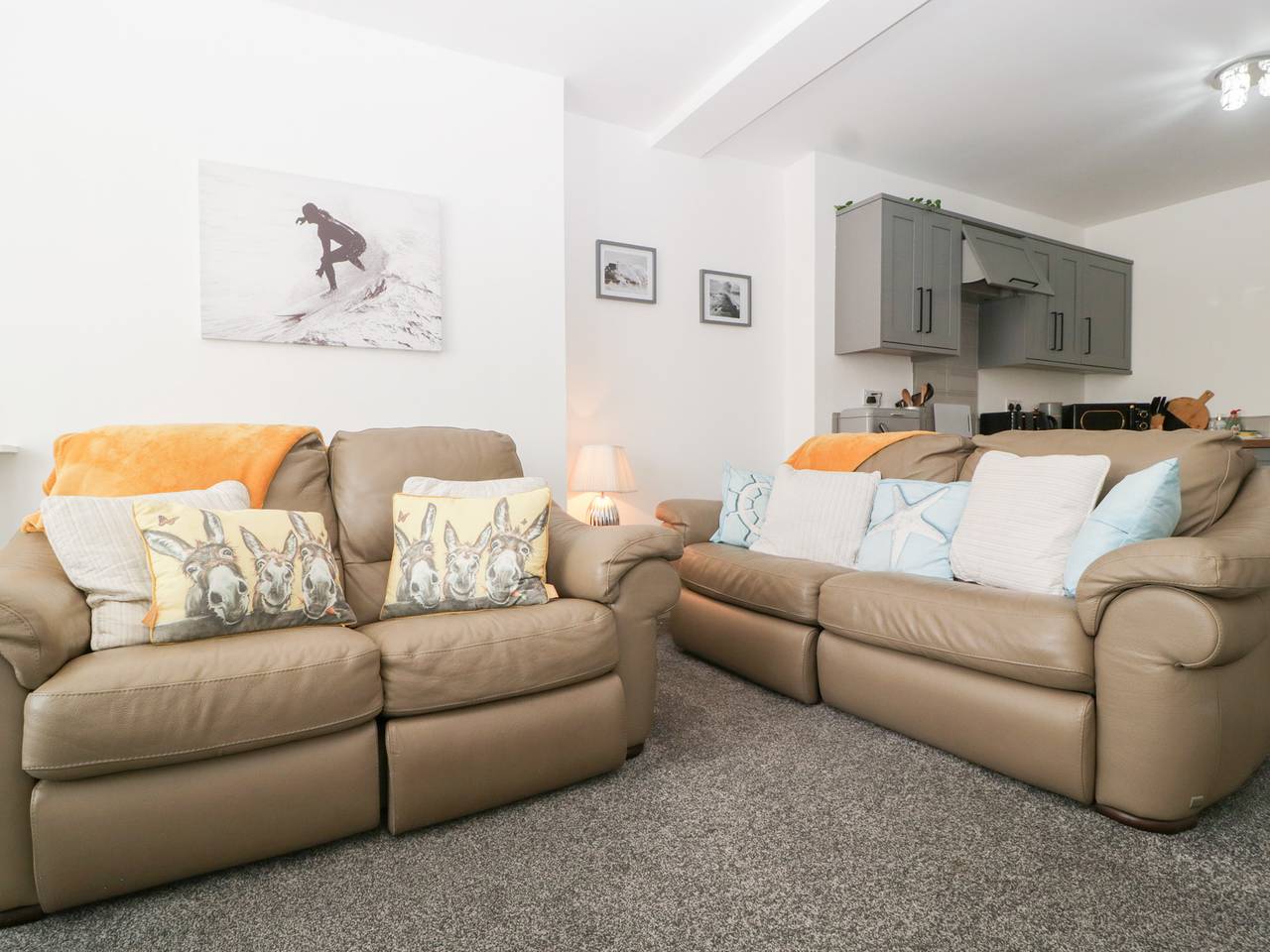Entire apartment, 76A Mackworth Road in Porthcawl, Bridgend region