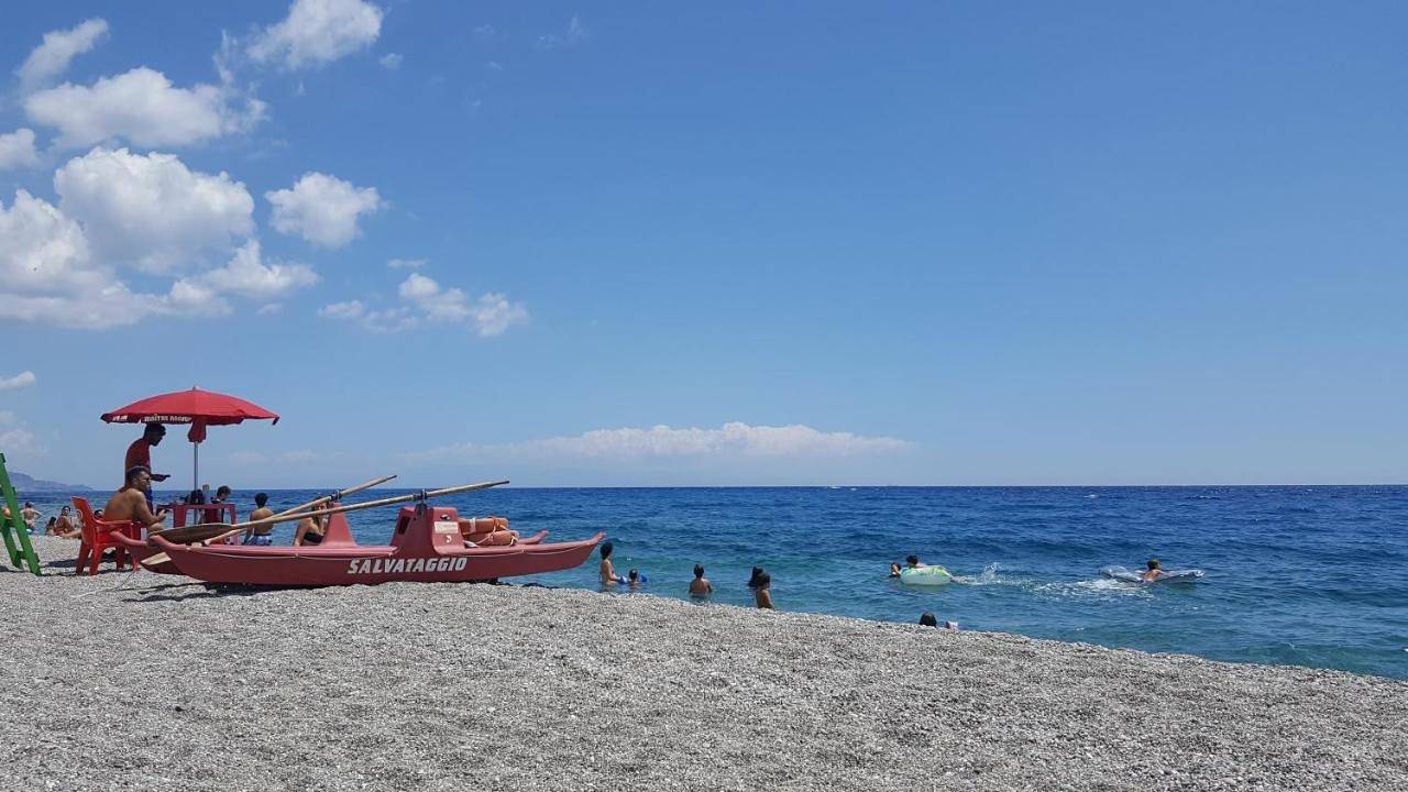Double Room with Private Bathroom in Riposto, Catania e dintorni