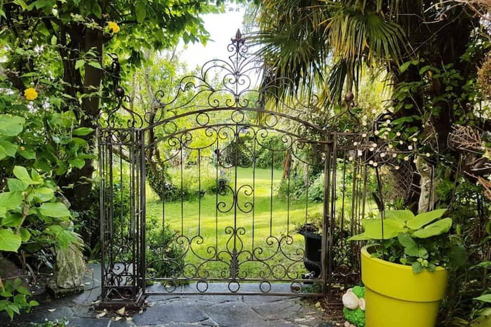 Maison & jardin au calme à Caen en Normandie, idéale pour visiter la Normandie in Caen, Région de Caen