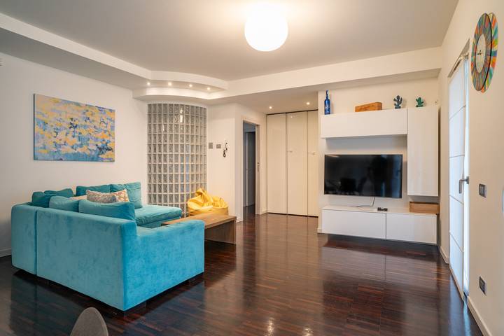Apartamento de vacaciones para 5 personas, con balcón y jacuzzi - 1