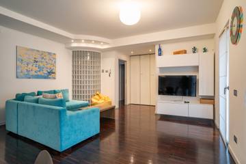 Ferienwohnung für 5 Personen, mit Balkon und Whirlpool in Lecco