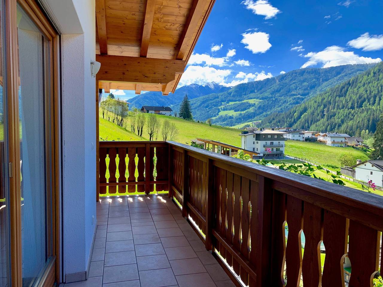 Ganze Wohnung, Apartment 'Sunny' mit Bergblick, Gemeinschaftspool und Wlan in Mareit, Ratschings
