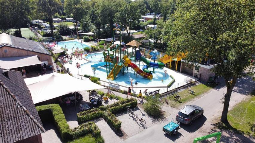 Appartement voor 2 personen, with uitzicht and tuin as well as zwembad and uitzicht op het meer, met huisdier in Hardenberg