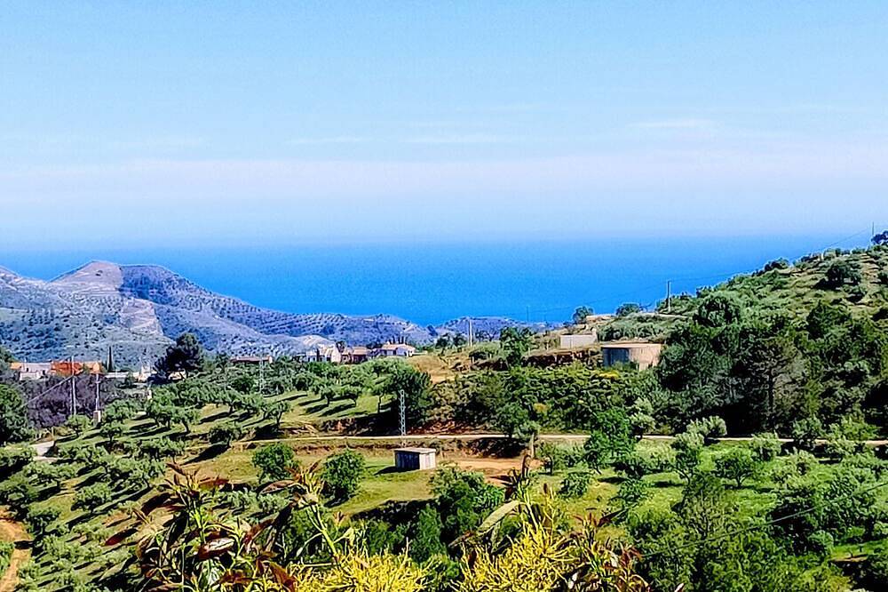 Mountain cortijo with sea view, 10 km from the beach of La Herradura. in La Herradura, Almuñecar