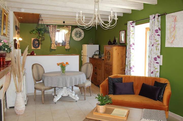 Gîte pour 2 personnes, avec Piscine et Sauna à Beaune