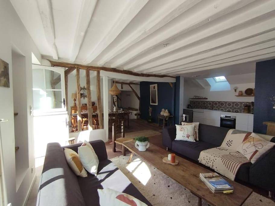 Five-Bedroom House in Vibraye, Sarthe