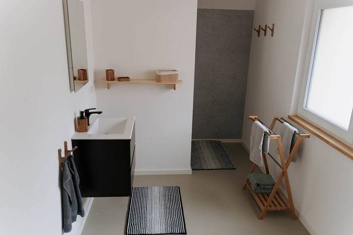 Ferienwohnung am See in Ellwangen- Strandzugang in Haselbach (Ostalbkreis), Ellenberg