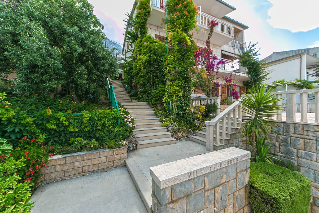 Apartments and rooms by the sea Brela, Makarska - 2752 in Brela, Makarska Riviera