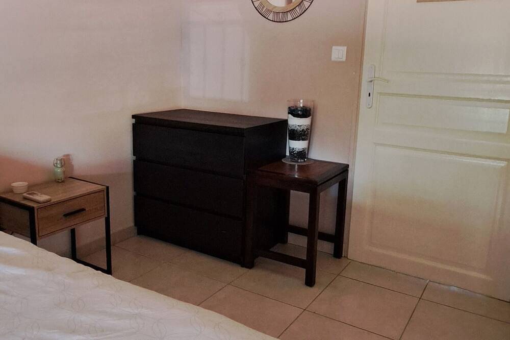 Chambre Zen chez l'habitant in Beaucaire, Région de Nîmes