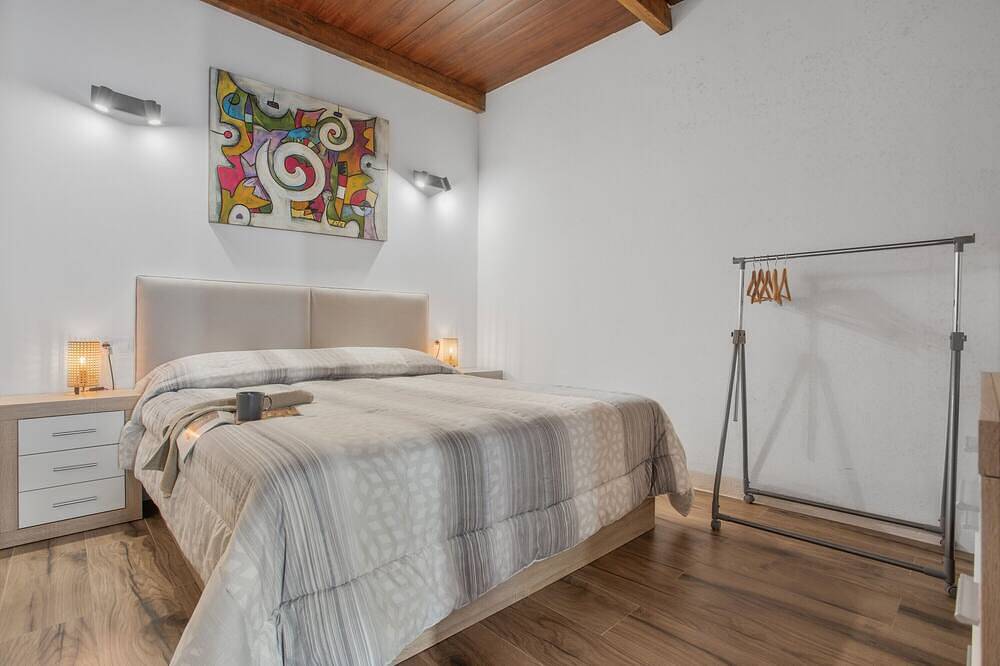 Entire apartment, Vacation Apartment 'El Refugio De Los Sueños' with Mountain View, Private Terrace and Wi-Fi in Uga, Yaiza