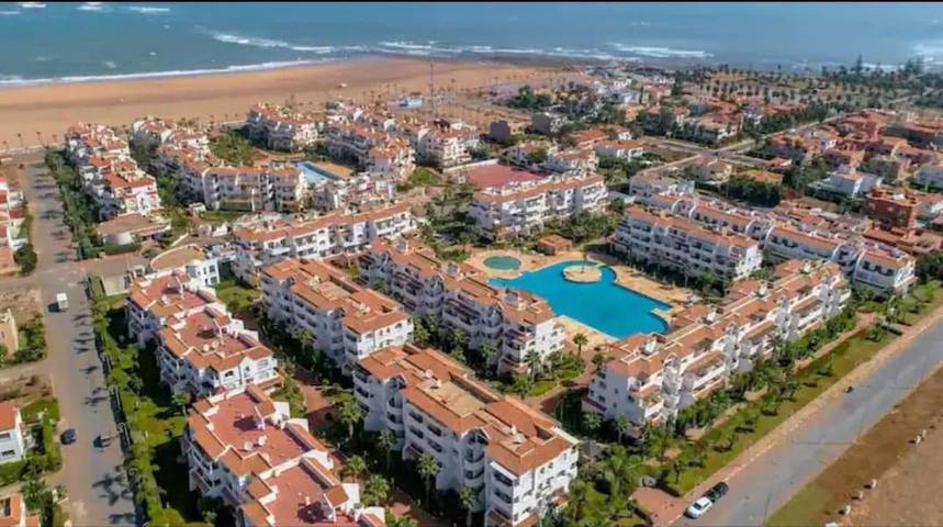 Apartamento de vacaciones para 6 personas, con terraza y vistas además de piscina y jardín - 1