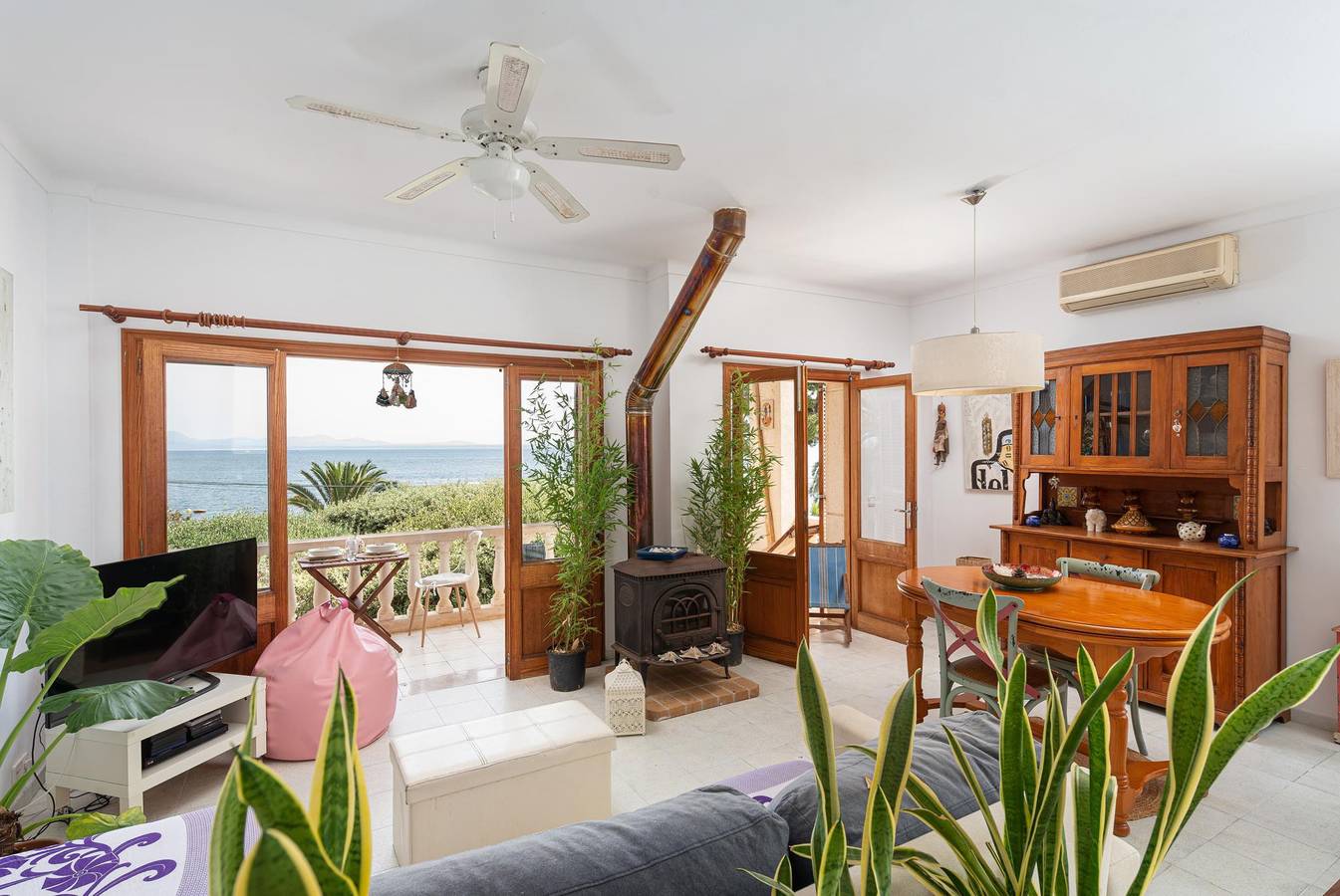 La Casa Del Far - Wonderful semi-detached house facing the sea in Alcanada. Free Wifi. in Alcanada, Alcúdia