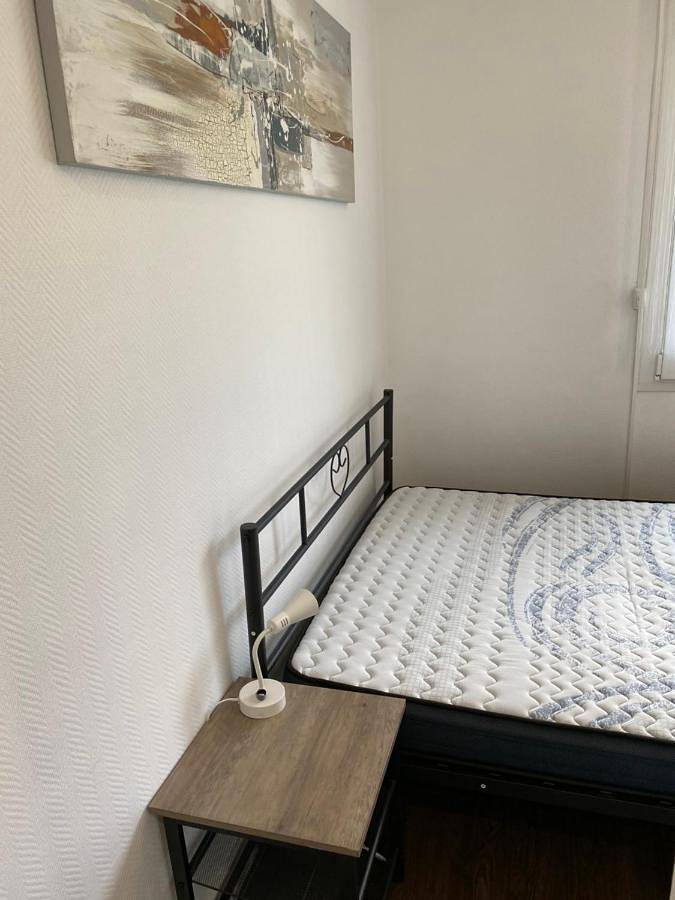Double Room with Private Bathroom in Vandœuvre-lès-Nancy, Région de Nancy