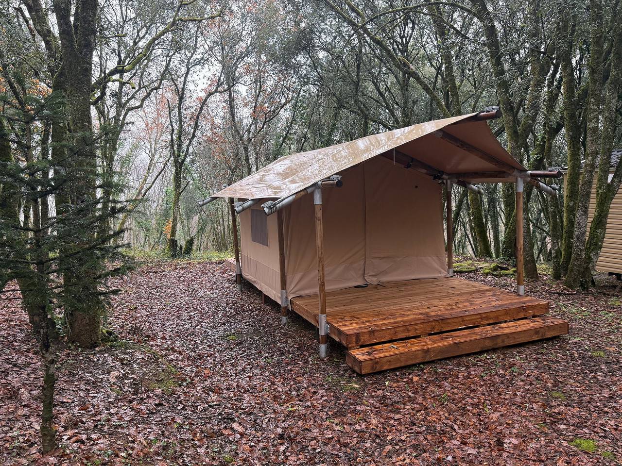 Glamping „Luxus Safari-Zelt“ mit Gemeinschaftspool in Calviac-en-Périgord, Périgord Noir