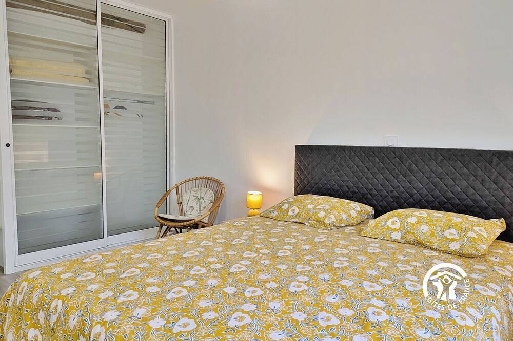 Gîte confortable pour 6 pers. avec grande terrasse in Saint-Michel-de-la-Roë, Mayenne