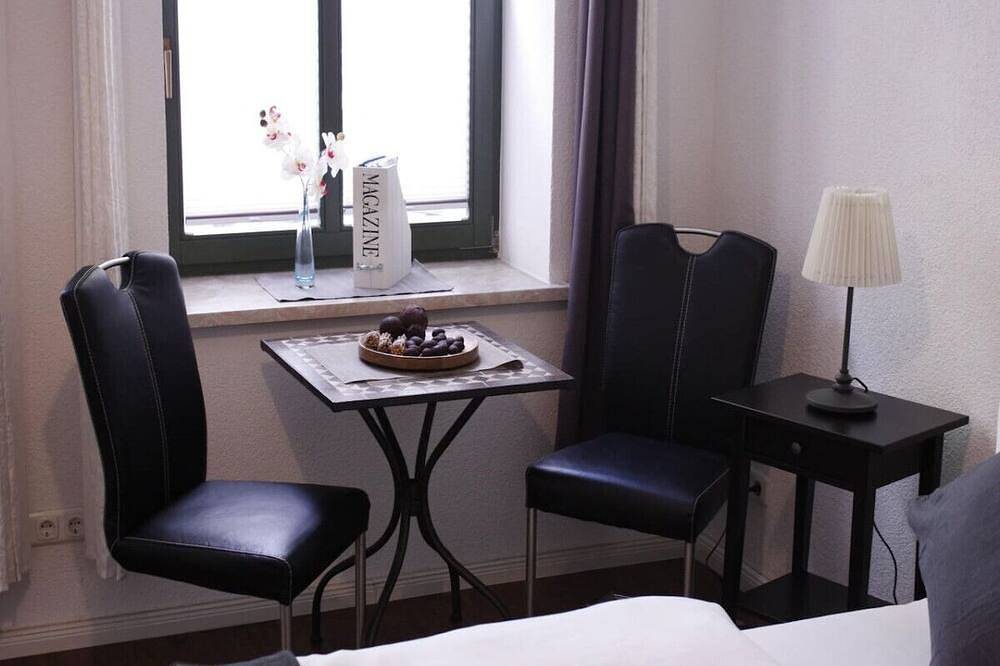 Apartamento entero, Apartment-Ensuite with Shower-Terrace near Bayerischer in Leipzig Mitte, Leipzig