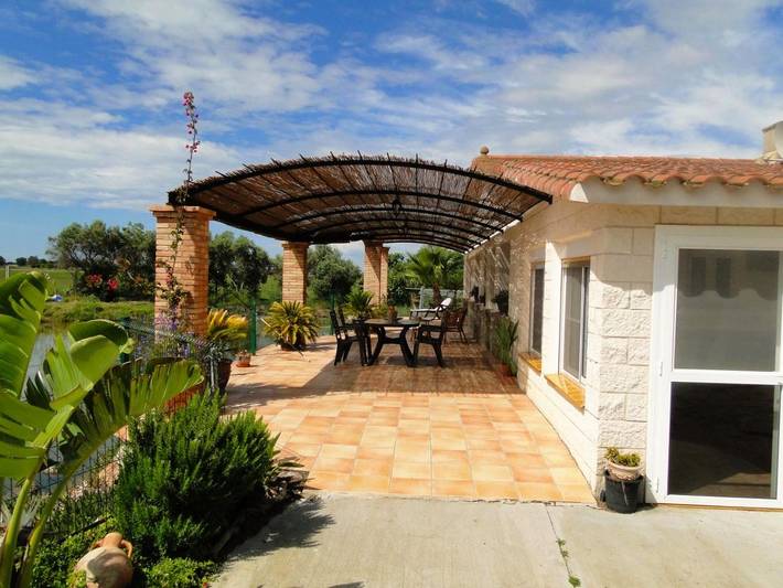 Casa de vacaciones para 10 personas, con jardín además de vistas y vistas al lago, Se admiten mascotas en Delta del Ebro - 2