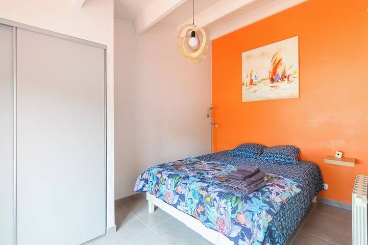 Location de vacances pour 7 personnes, avec jacuzzi et jardin dans Plage des sables d'or - 2