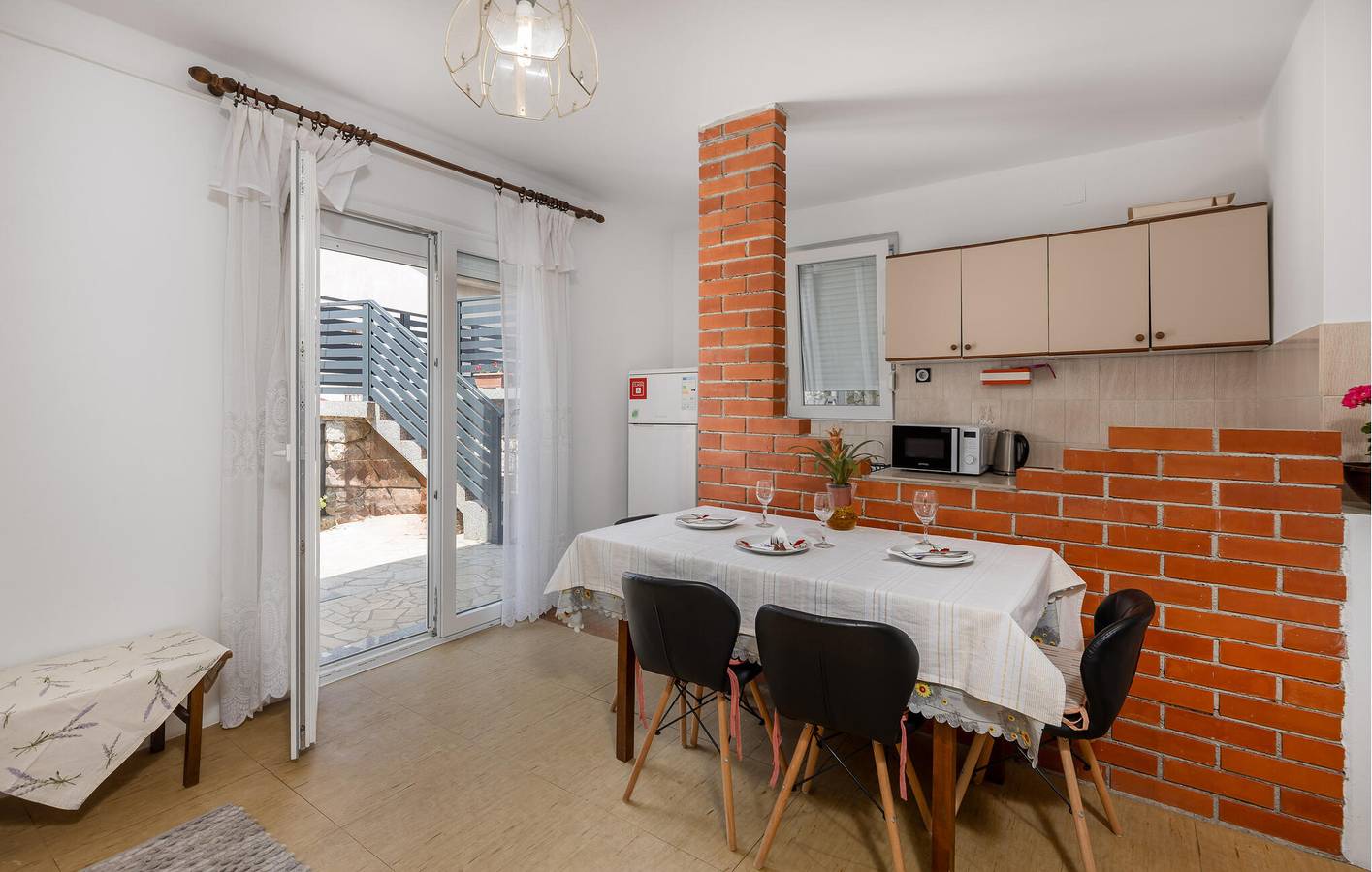 Ganze Ferienwohnung, Gemütliche Ferienwohnung, 2 km vom Strand entfernt, mit WLAN und Klimaanlage in Selce, Primorje-Gorski Kotar