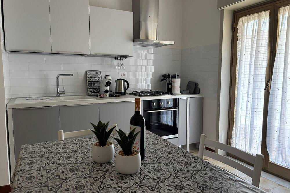 Entire apartment, Lucy's Home 50 meters from the sea in Giardini-Naxos, Messina Province