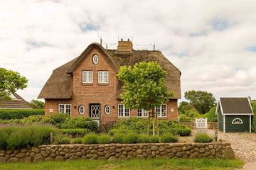 Ferienhaus für 4 Personen, mit Sauna und Terrasse sowie Garten in Utersum