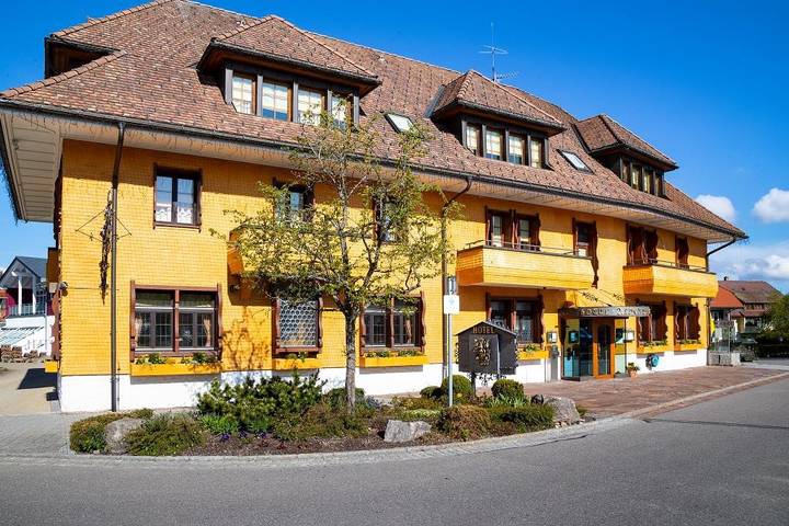 Bio- und Wellnesshotel Alpenblick - Doppelzimmer mit Dusche/Wc, ohne Balkon in Höchenschwand ort, Höchenschwand