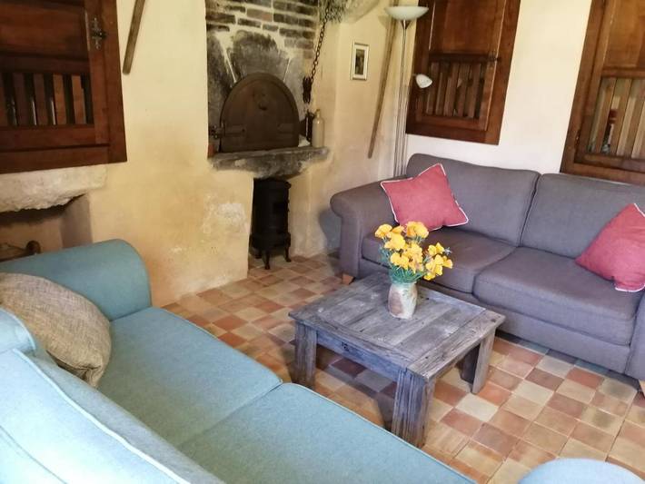 One-Bedroom House with External Kitchen and Bathroom in Airvault, Deux-Sèvres