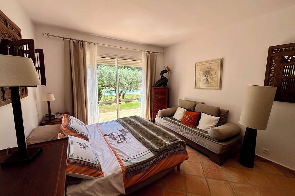 L'Oliveraie de Mathilde- Villa Pisc. clim Piano Parc 4000 m2- 8 pers. in Pélissanne, Région d'Aix-en-Provence