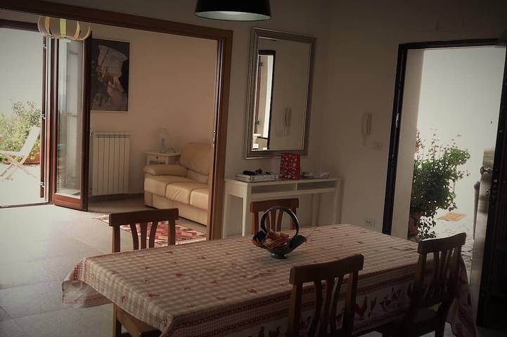 Ganze Wohnung, Die Pinte Zimmer: Tellus Apartment, Benutzung des Pools, Terrasse mit Aussicht in Sermoneta, Latina Provinz