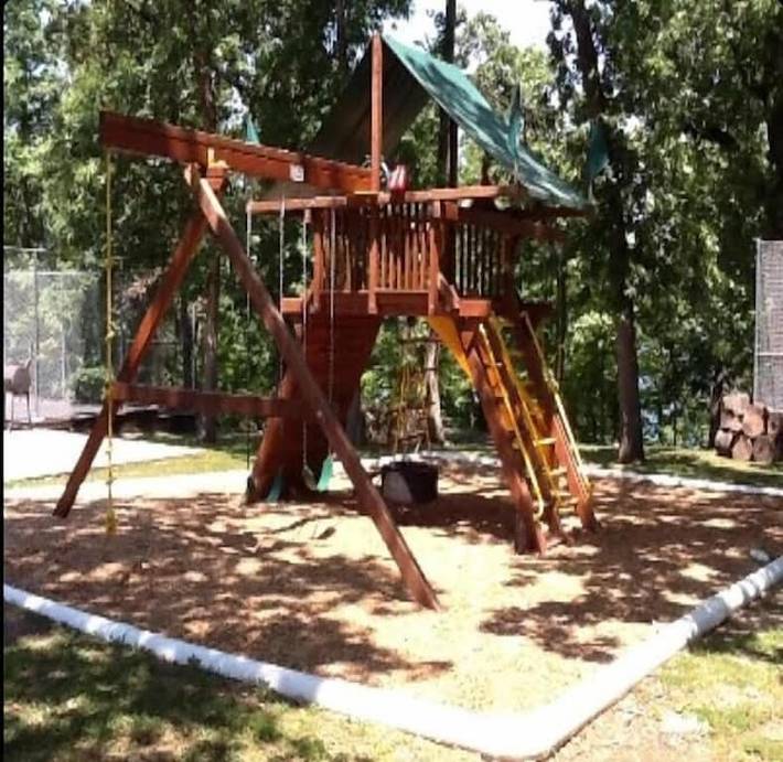 Vacation rental for 6 people, with sauna and pool as well as hot tub and balcony in Lake of the Ozarks