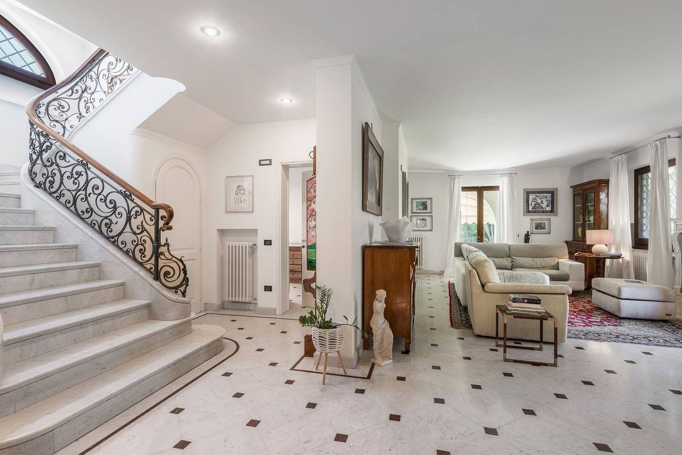 Villa Le Fontanelle In Forte Dei Marmi With Ac in Forte dei Marmi, Costa de la Maremma