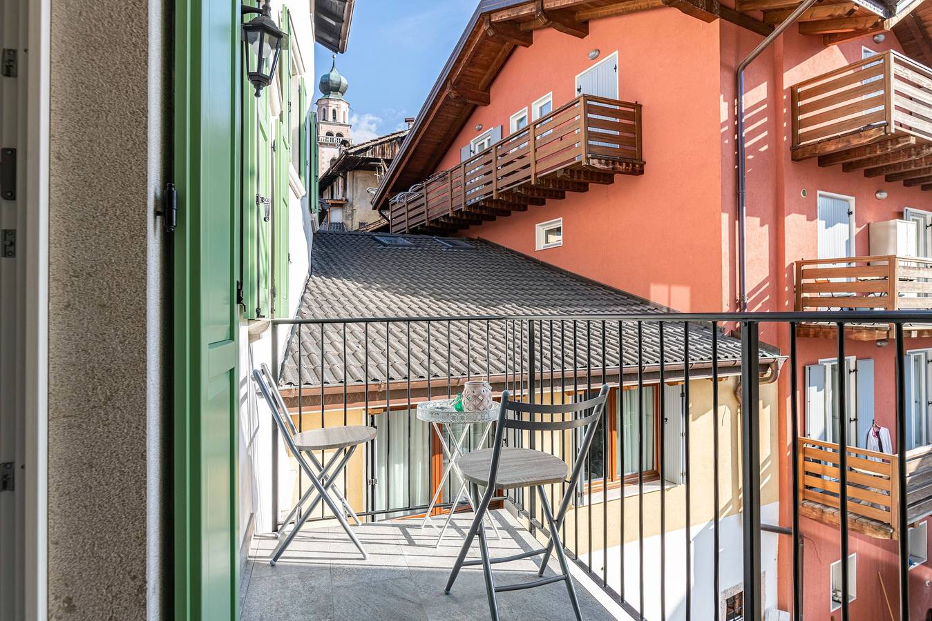 Appartamento intero, Appartamento per vacanze 'L'Antica Corte Apt Angelina' con vista sulle montagne, balcone e Wi-Fi in Levico Terme, Lago di Caldonazzo