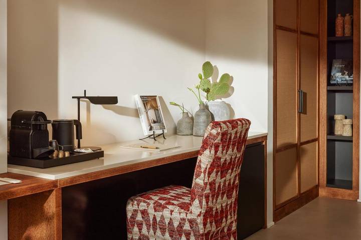 Chambre d’hôte pour 2 personnes, avec terrasse ainsi que vue et piscine, animaux acceptés dans Tivat - 4